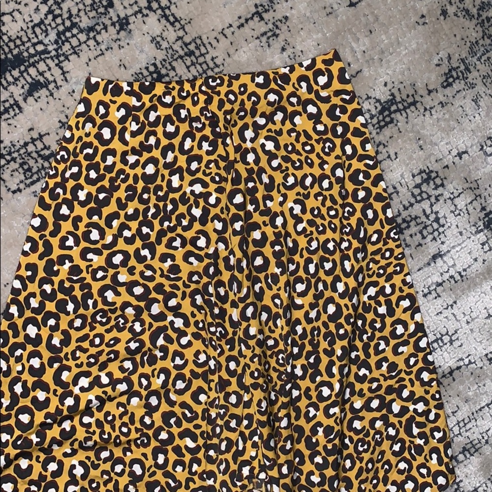 Brand new never worn flowey skirt dress up or down